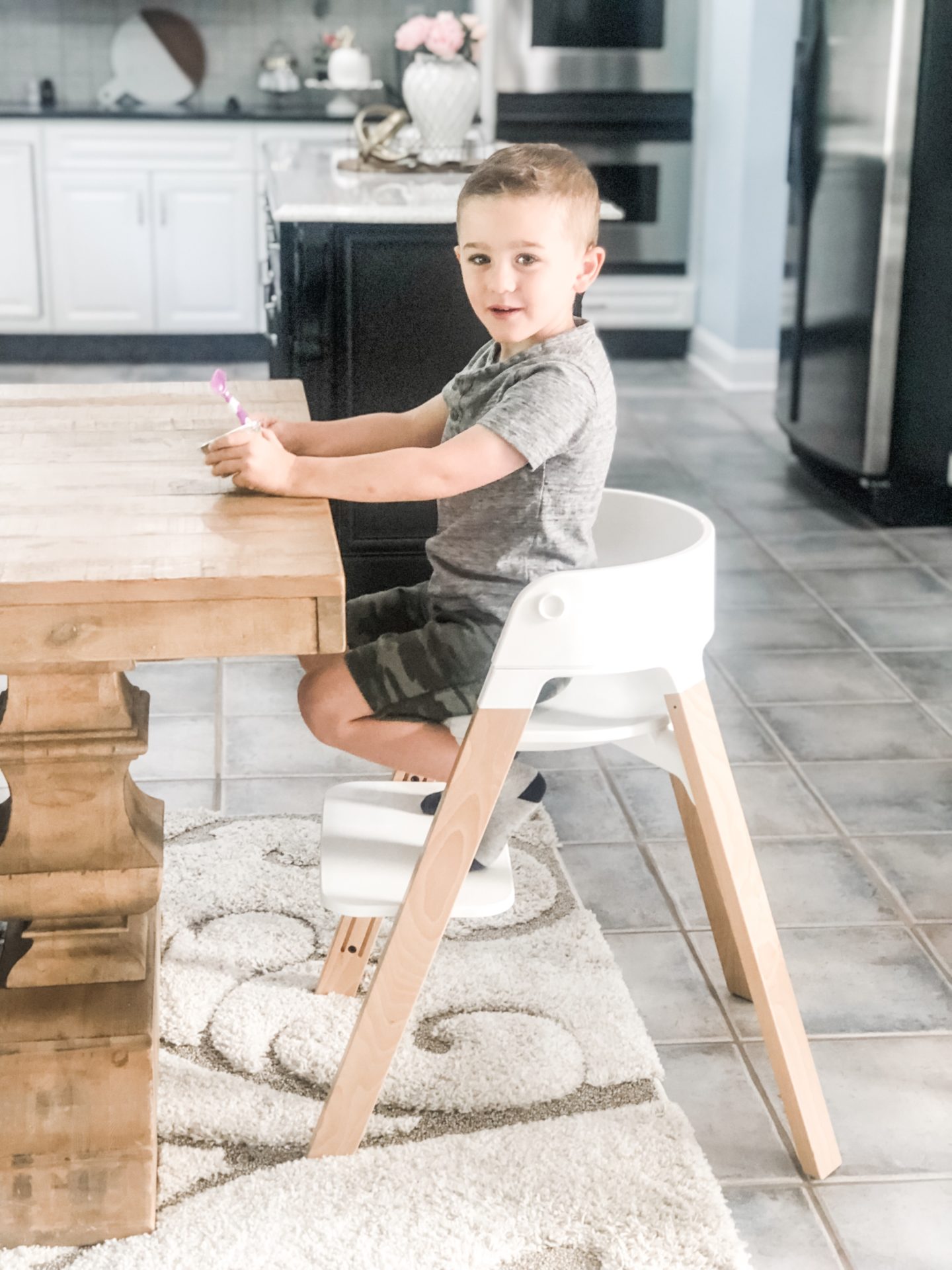 kid sitting at the table 