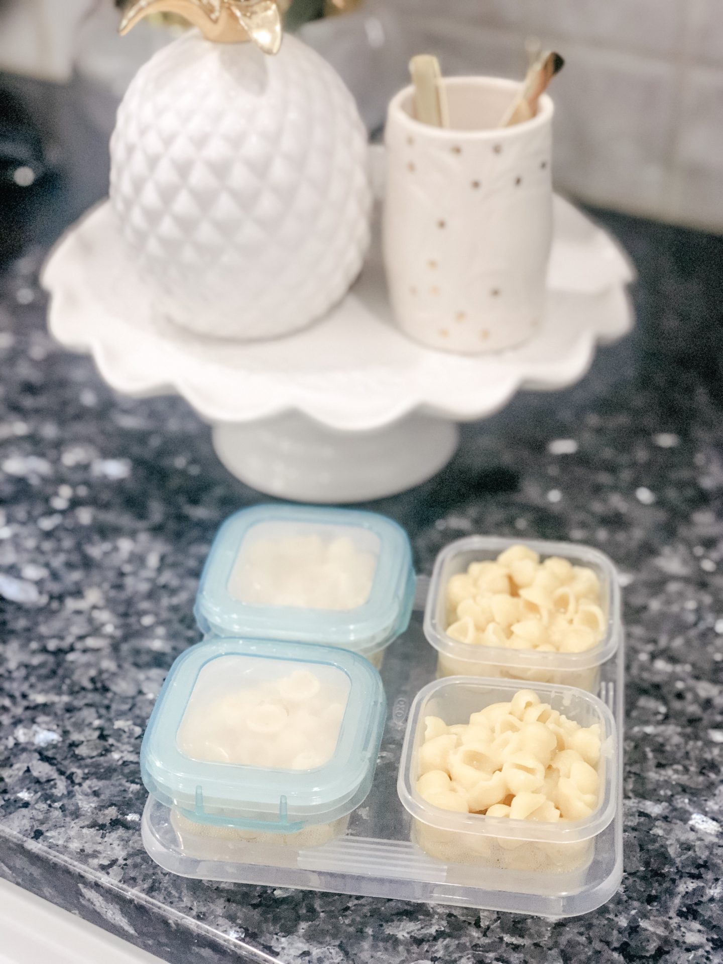 Mac & cheese in containers