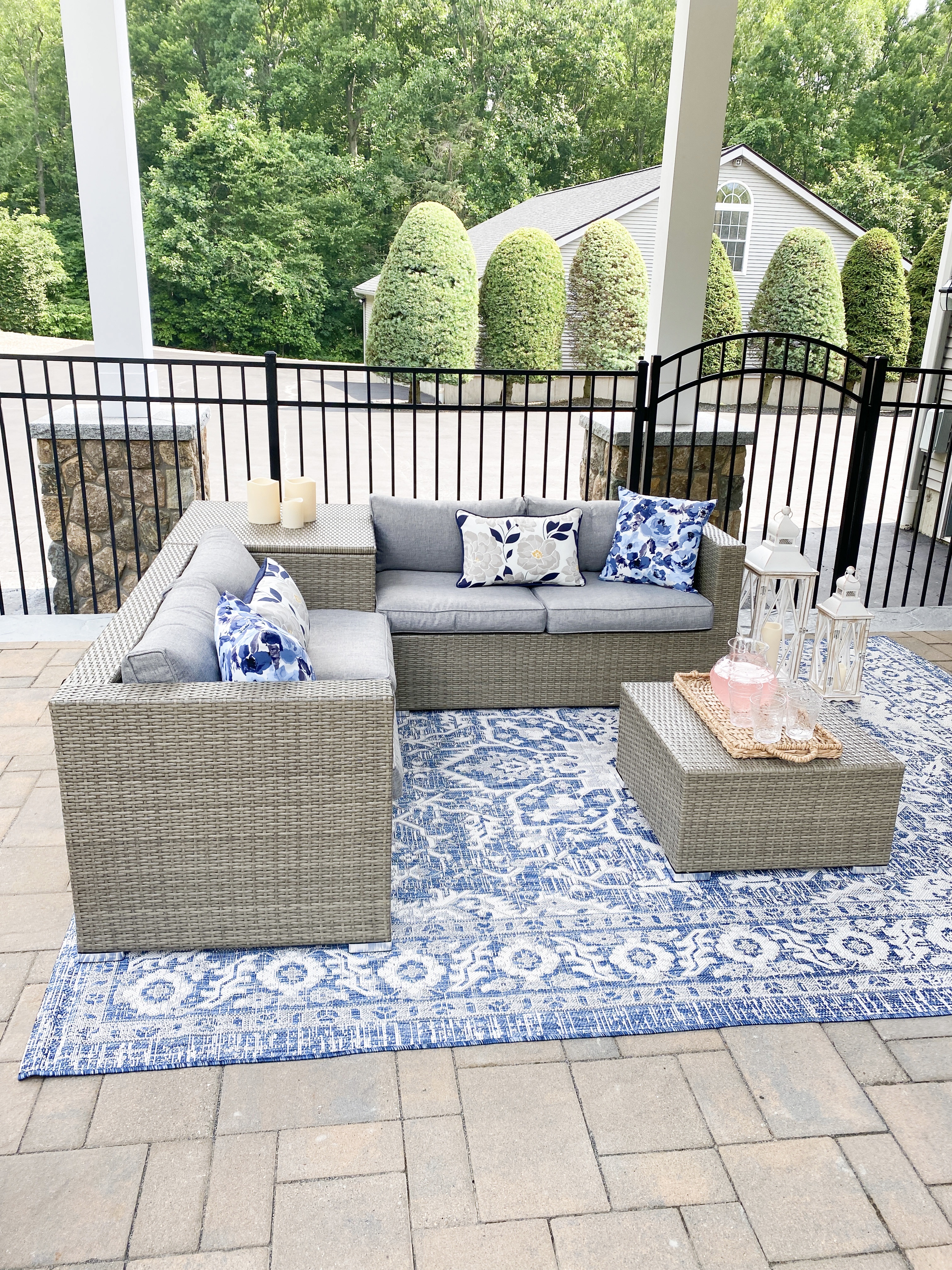 outdoor furniture with carpet 