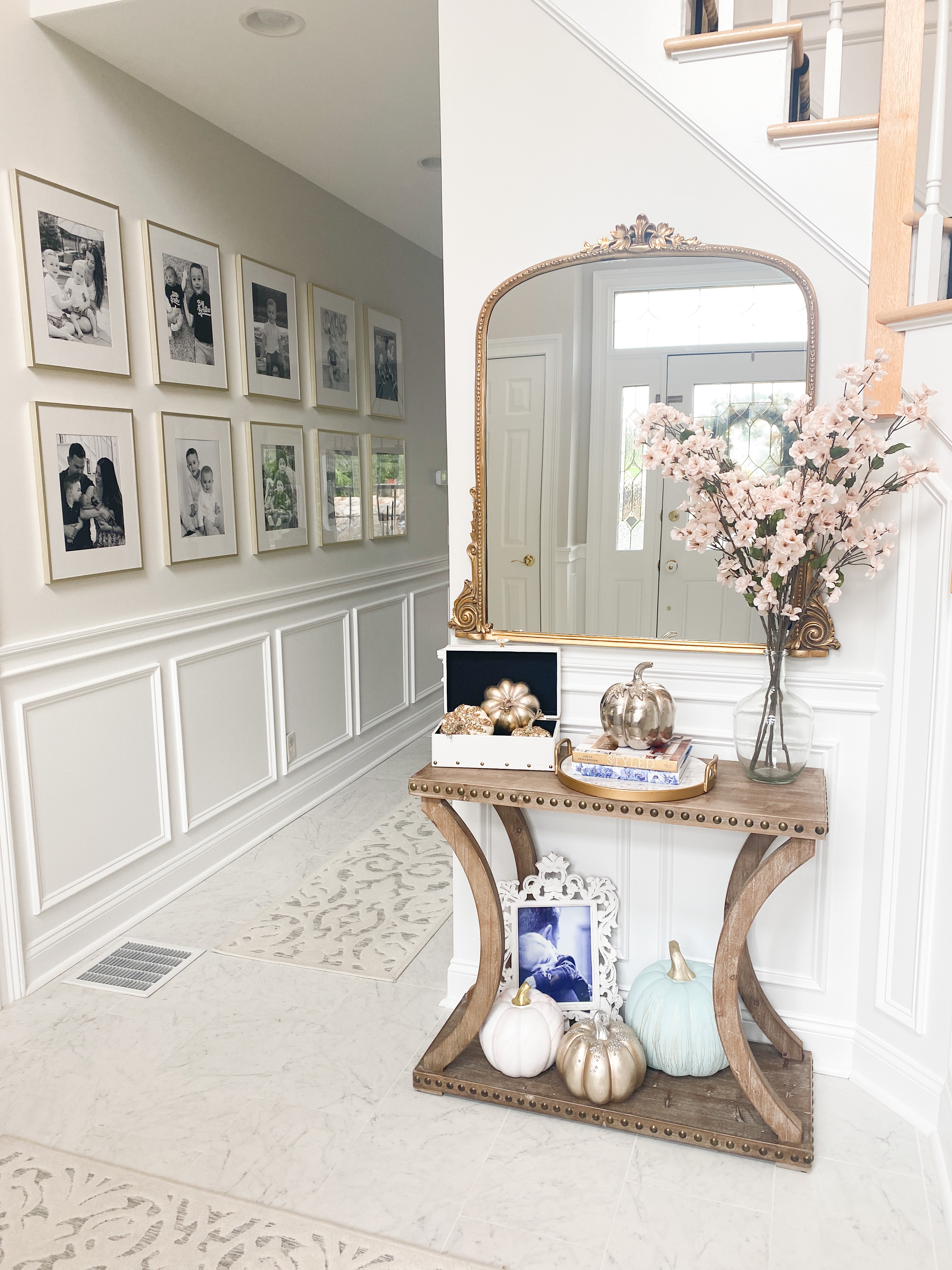 Foyer at a home 